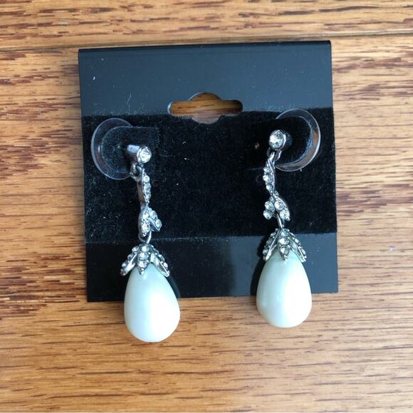 NATORI Faux Pearl Rhinestone Silver Plated Drop Earrings - Picture 3 of 3